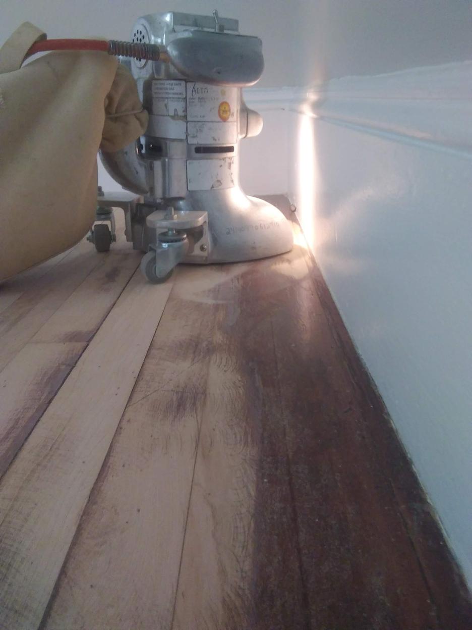 Flooring edger